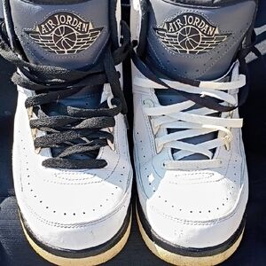 AIR JORDAN  Black and White Wing It